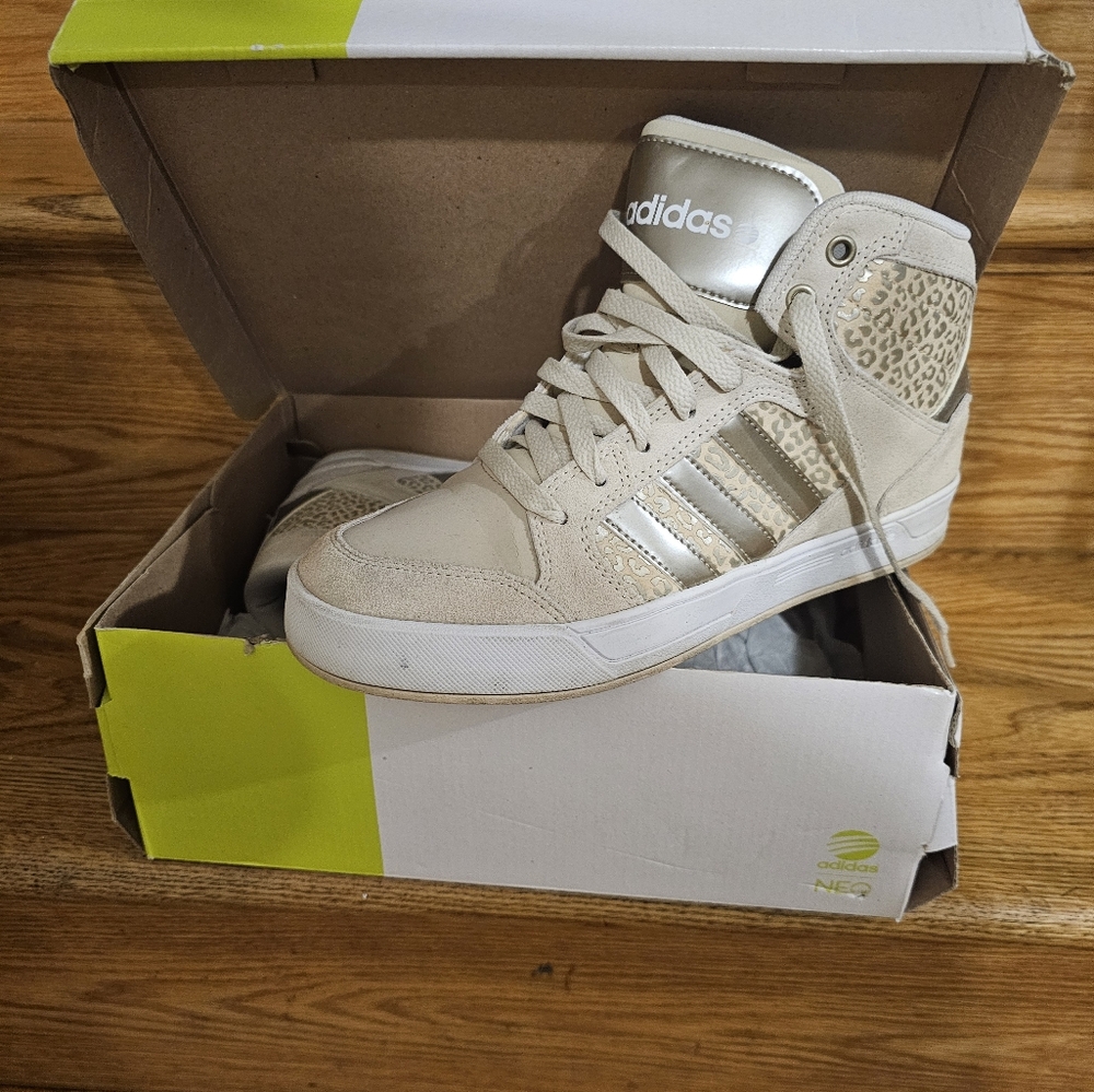 Adidas Women's Cream High-Top Sneakers: Sz 7. Very good condition.